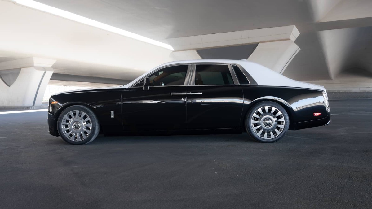 Rolls-Royce Phantom photo 3