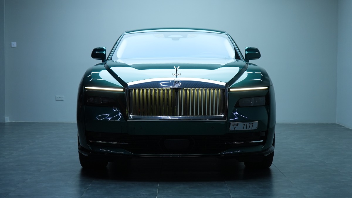 Rolls-Royce Spectre photo 2
