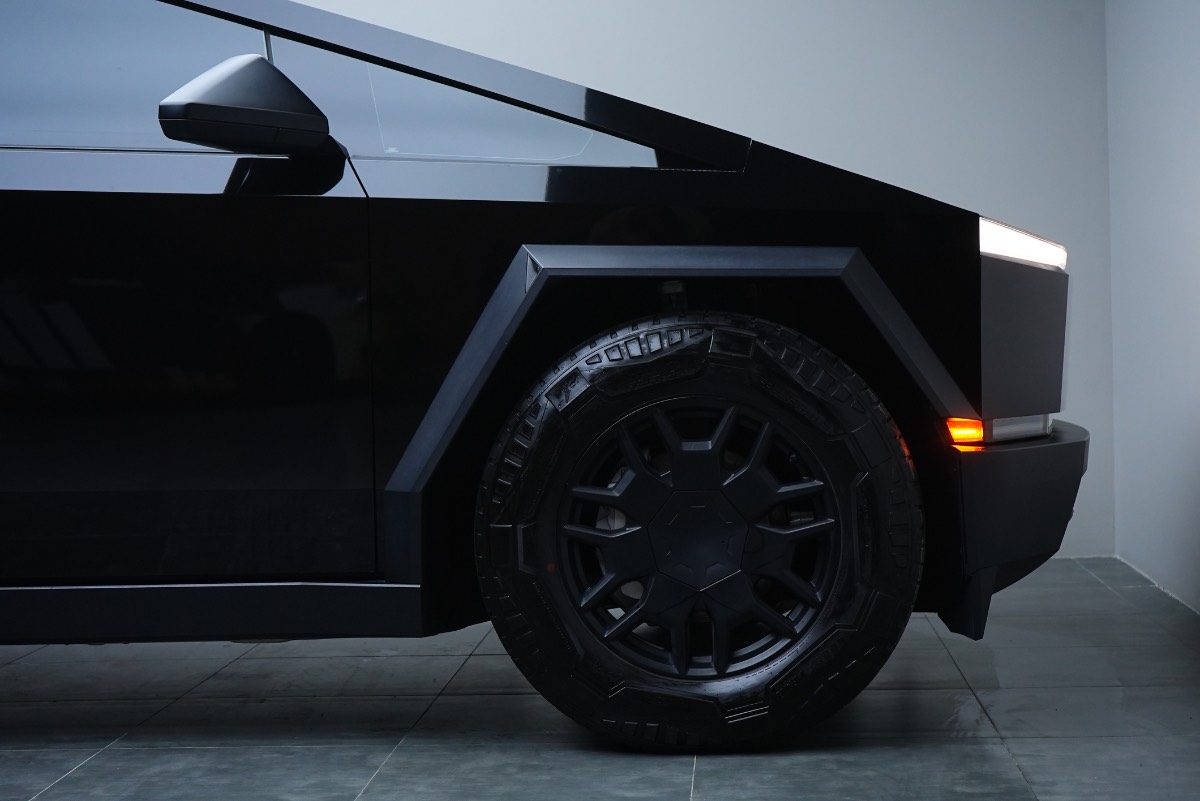 Tesla Cybertruck photo 3