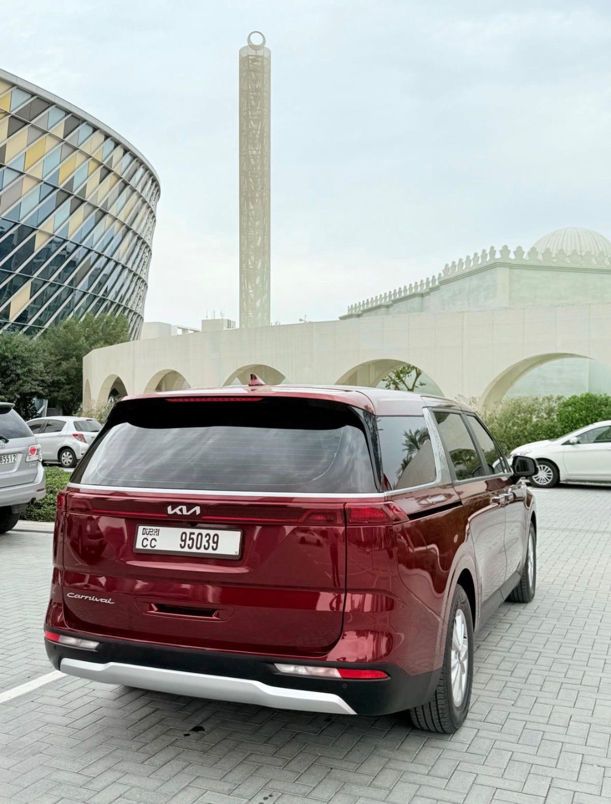Kia Carnival photo 2