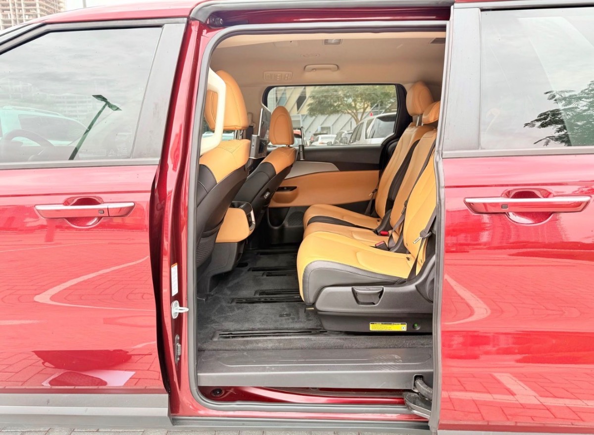 Kia Carnival photo 3