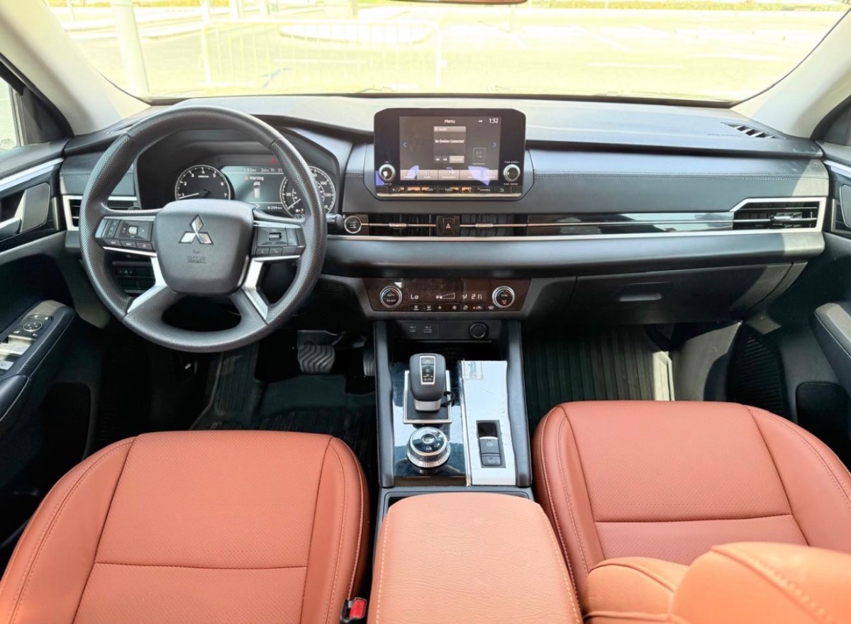 Mitsubishi Outlander photo 3
