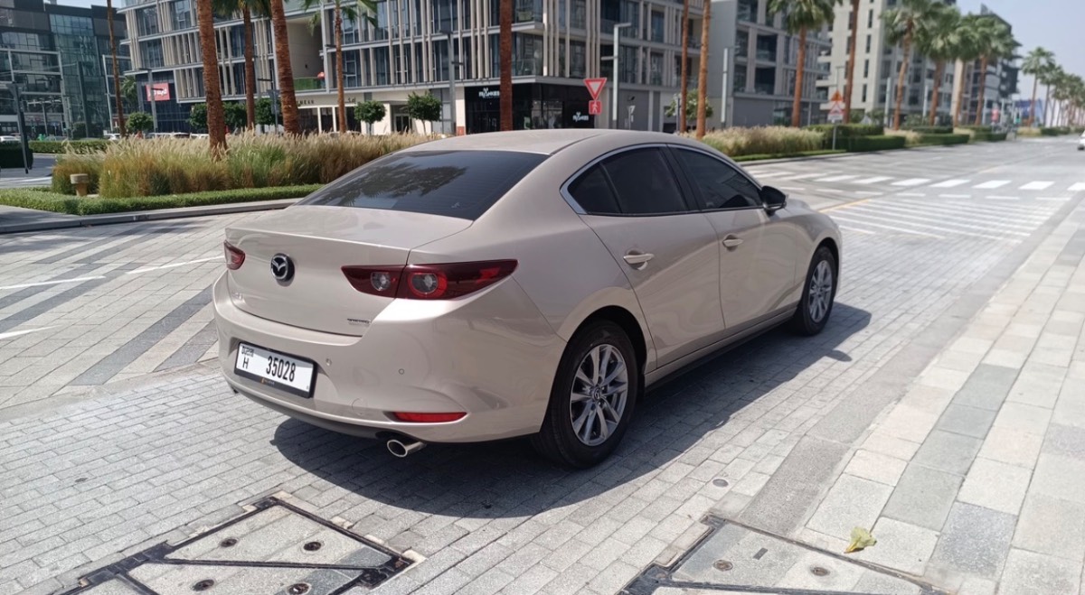 Mazda 3 photo 3
