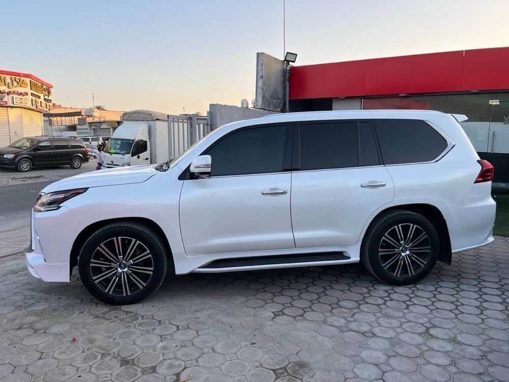 Lexus LX 2018 photo 9
