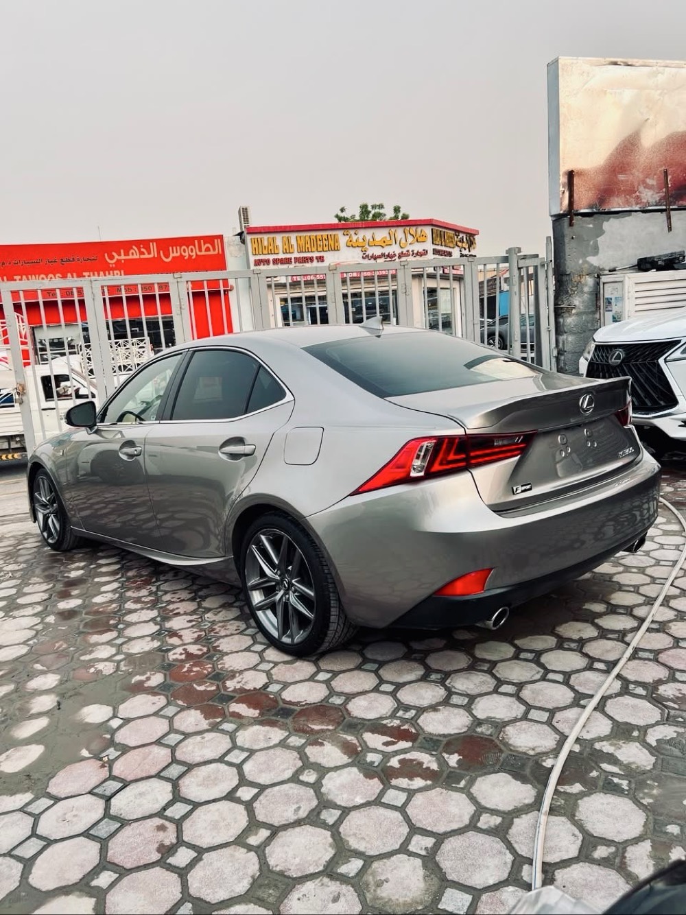 Lexus IS F 2016 photo 3
