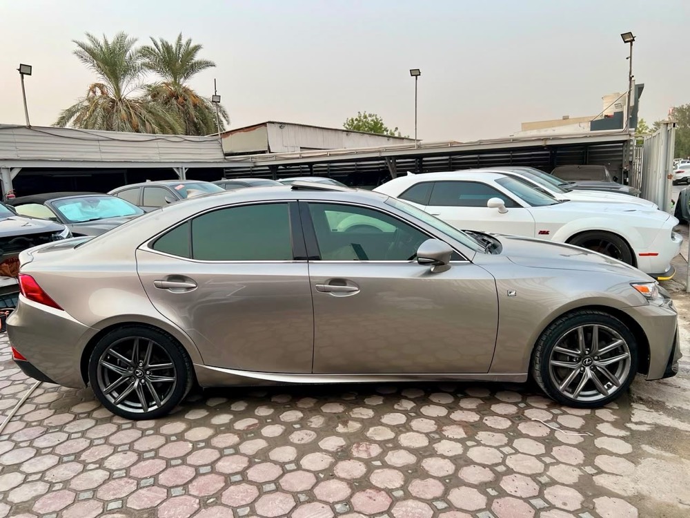 Lexus IS F 2016 photo 9