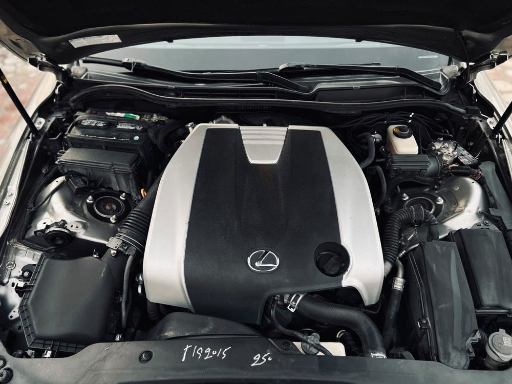 Lexus IS F 2016 photo 10