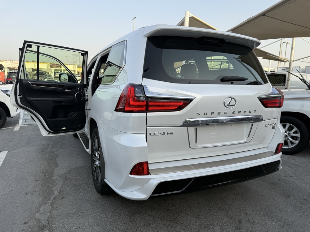 Lexus LX 2018 photo 2