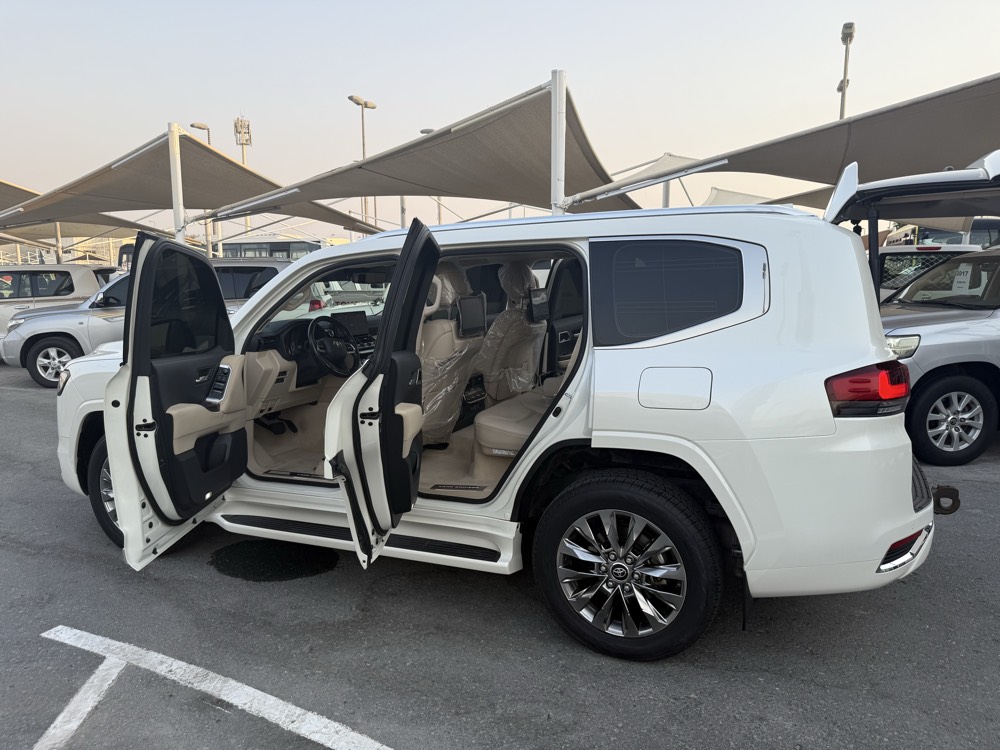 Toyota Land Cruiser 2022 photo 2