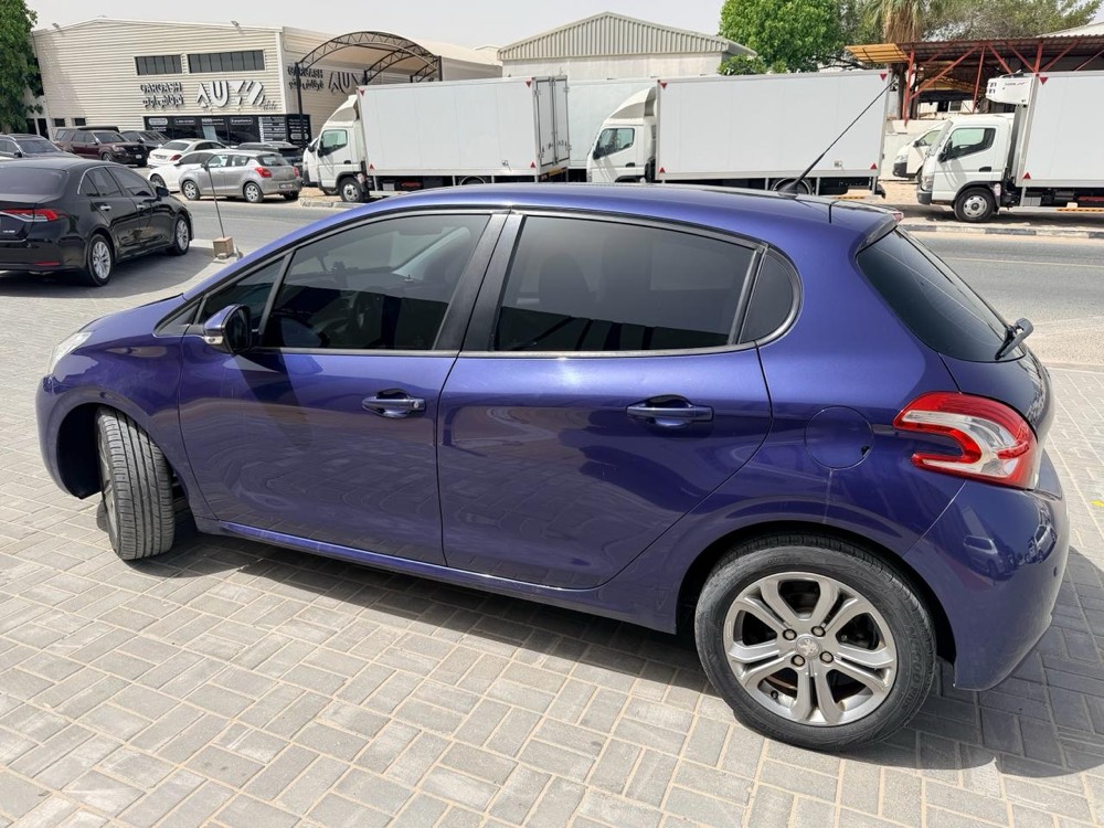Peugeot 208 2015
