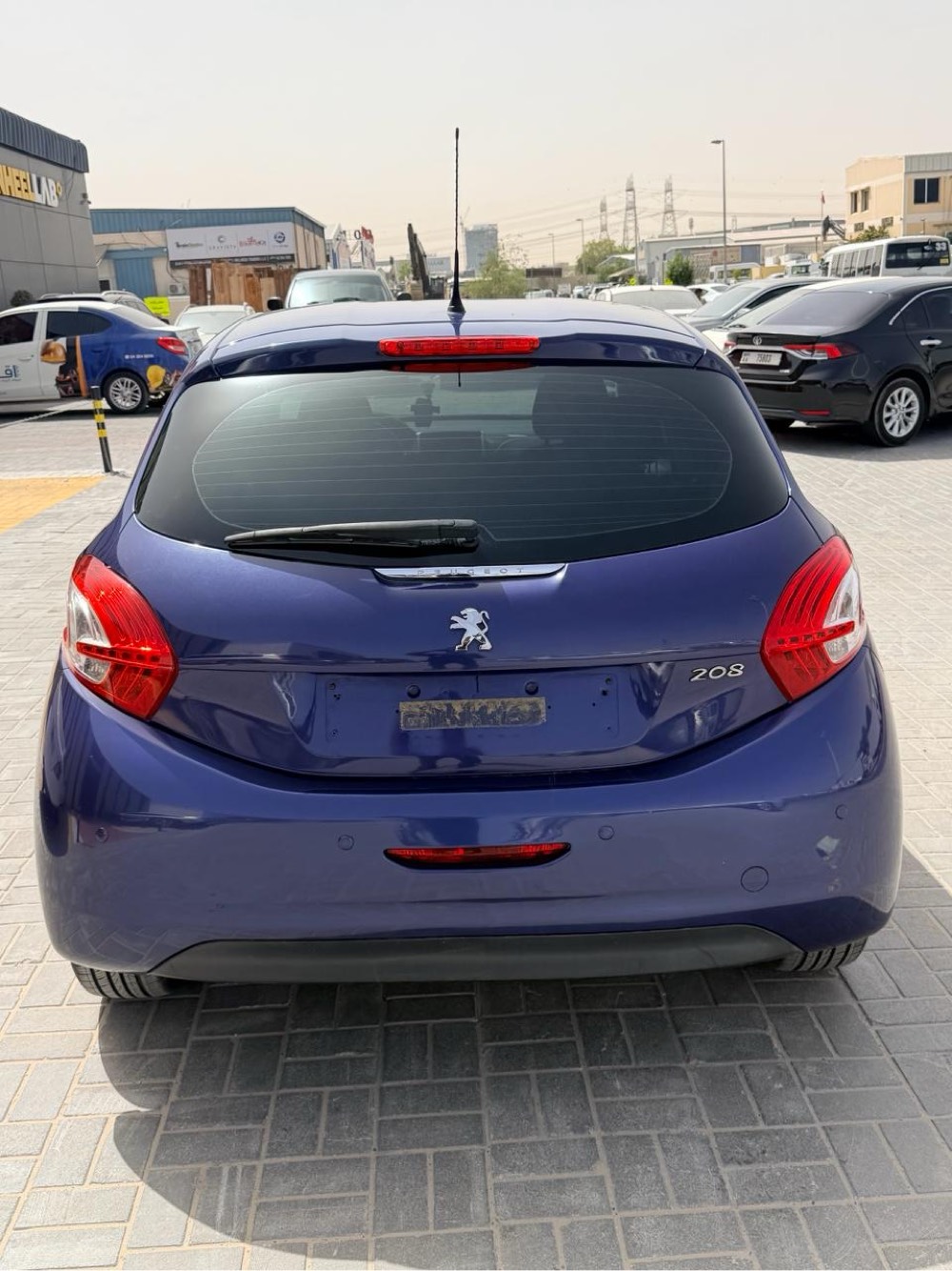 Peugeot 208 2015 photo 3