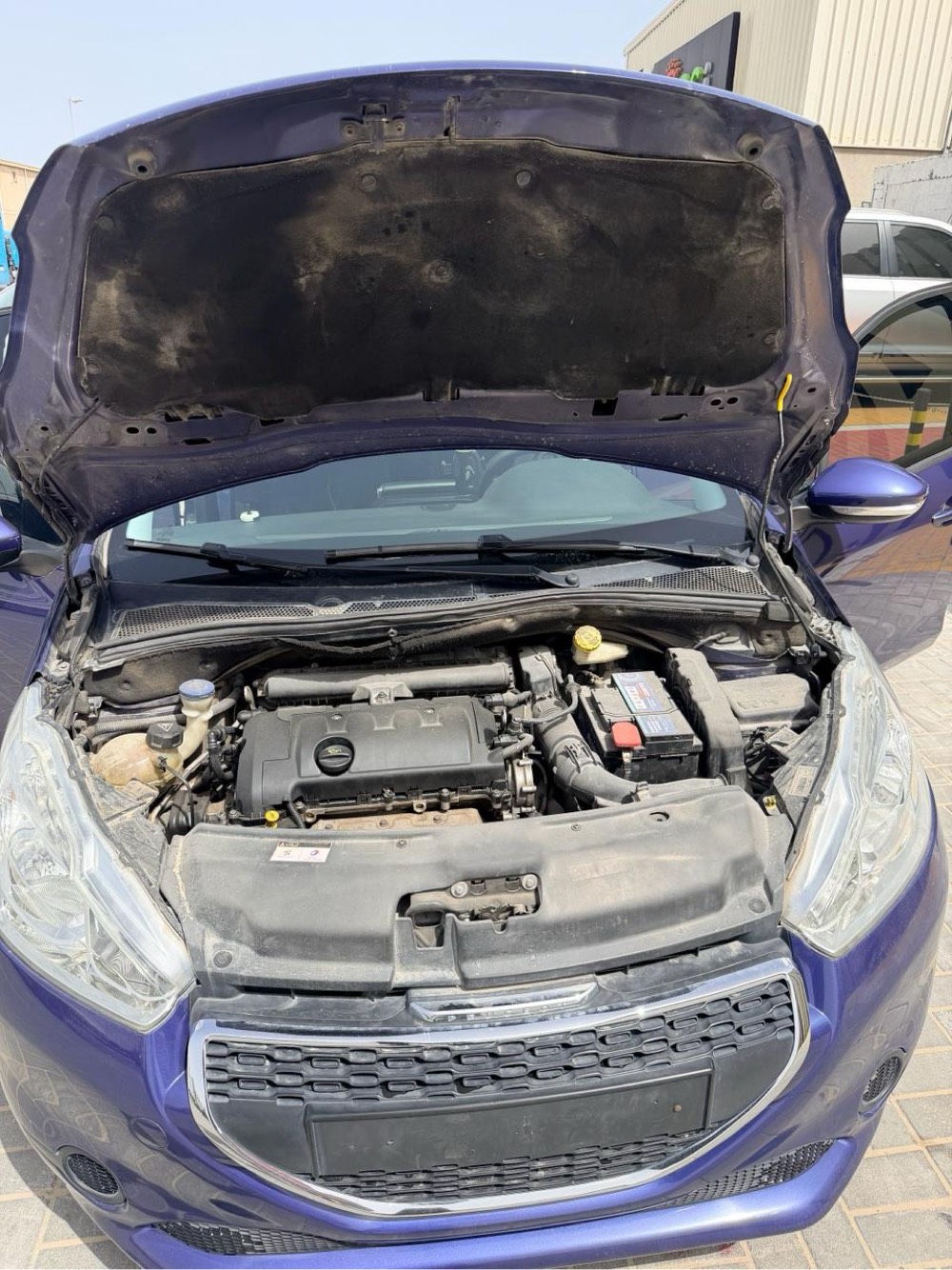 Peugeot 208 2015 photo 8