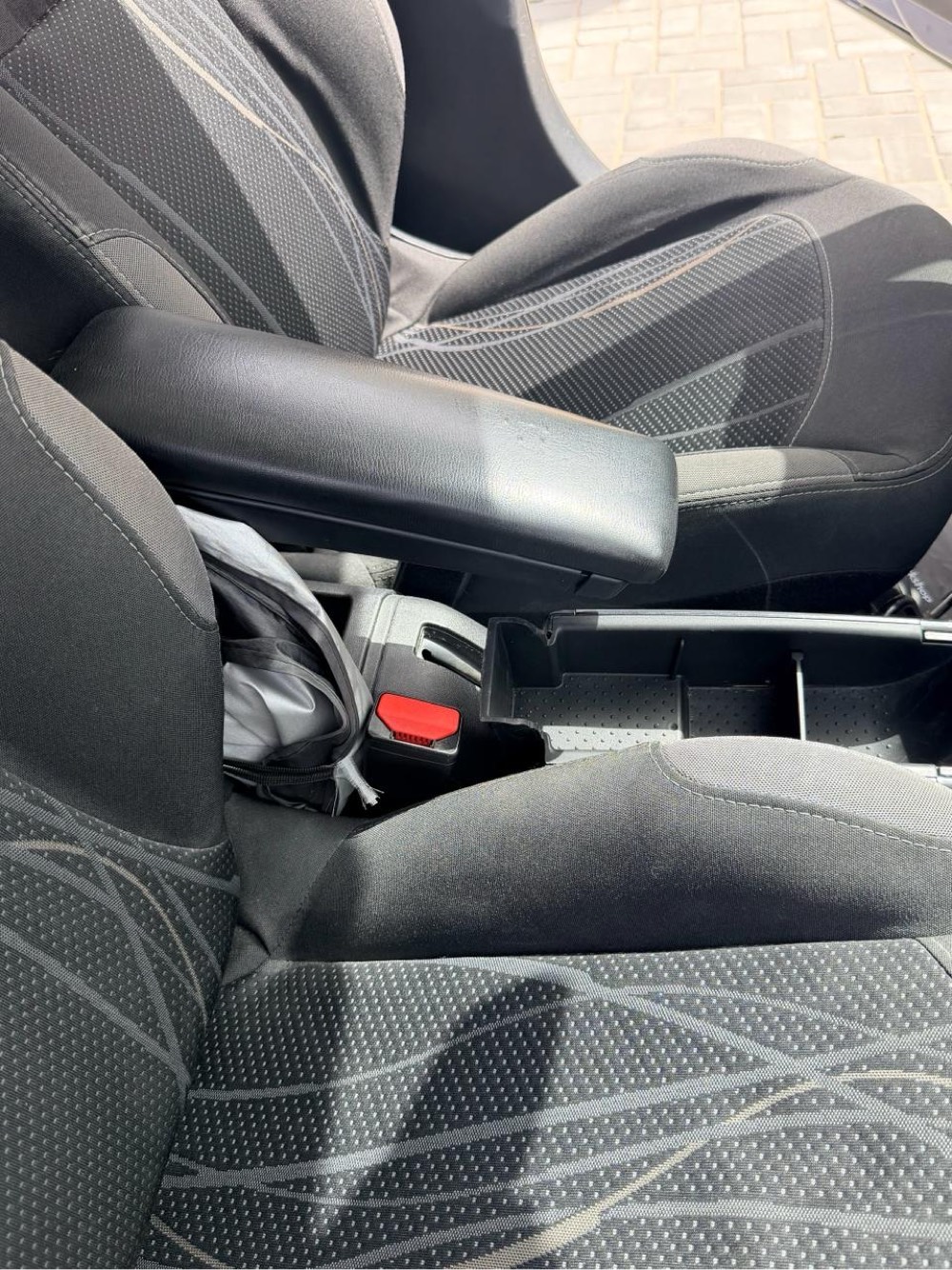 Peugeot 208 2015 photo 9