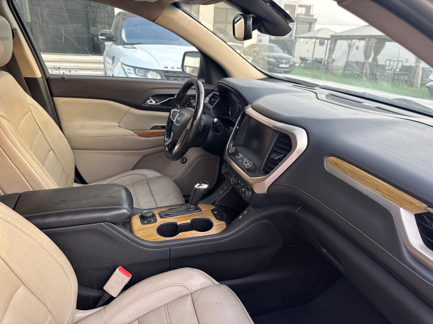 GMC Acadia photo 8