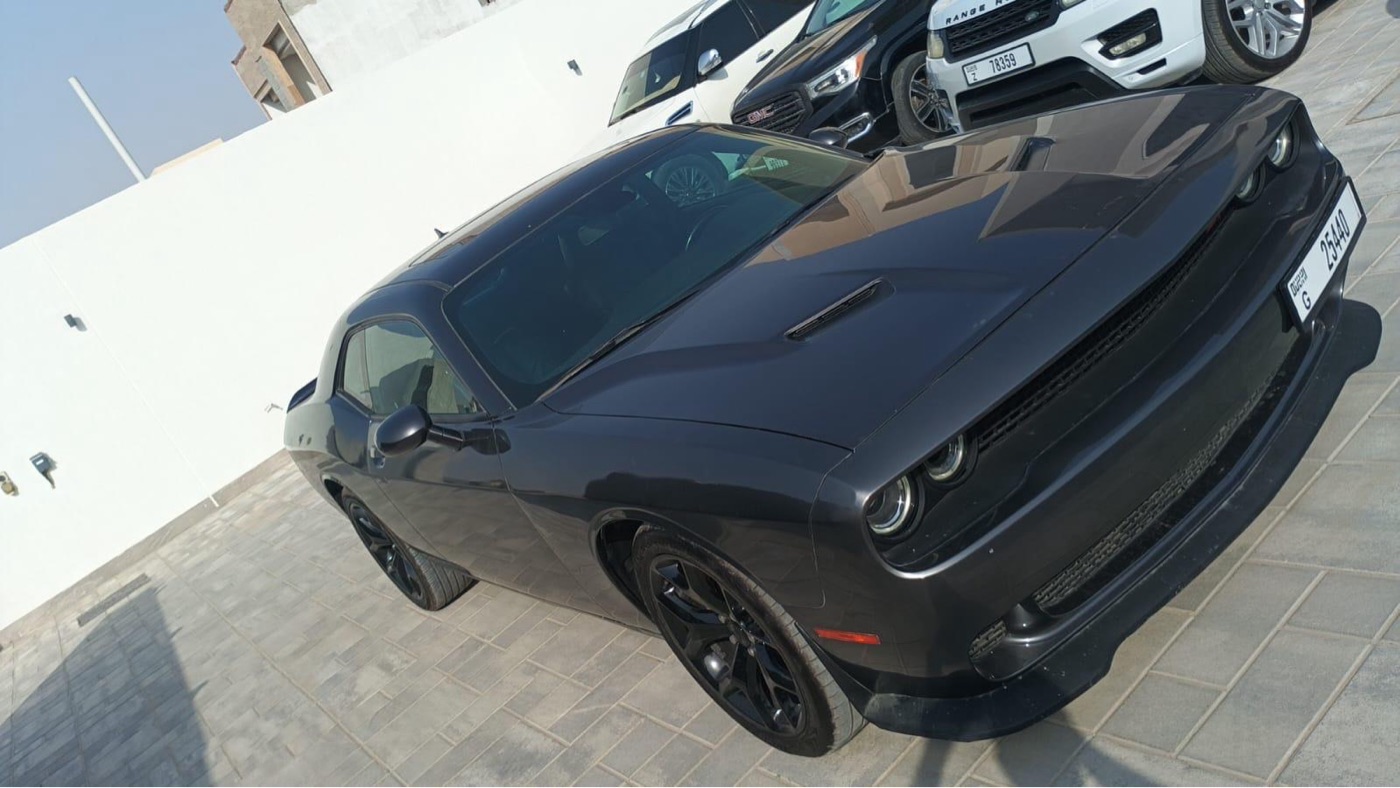 Dodge Challenger photo 3