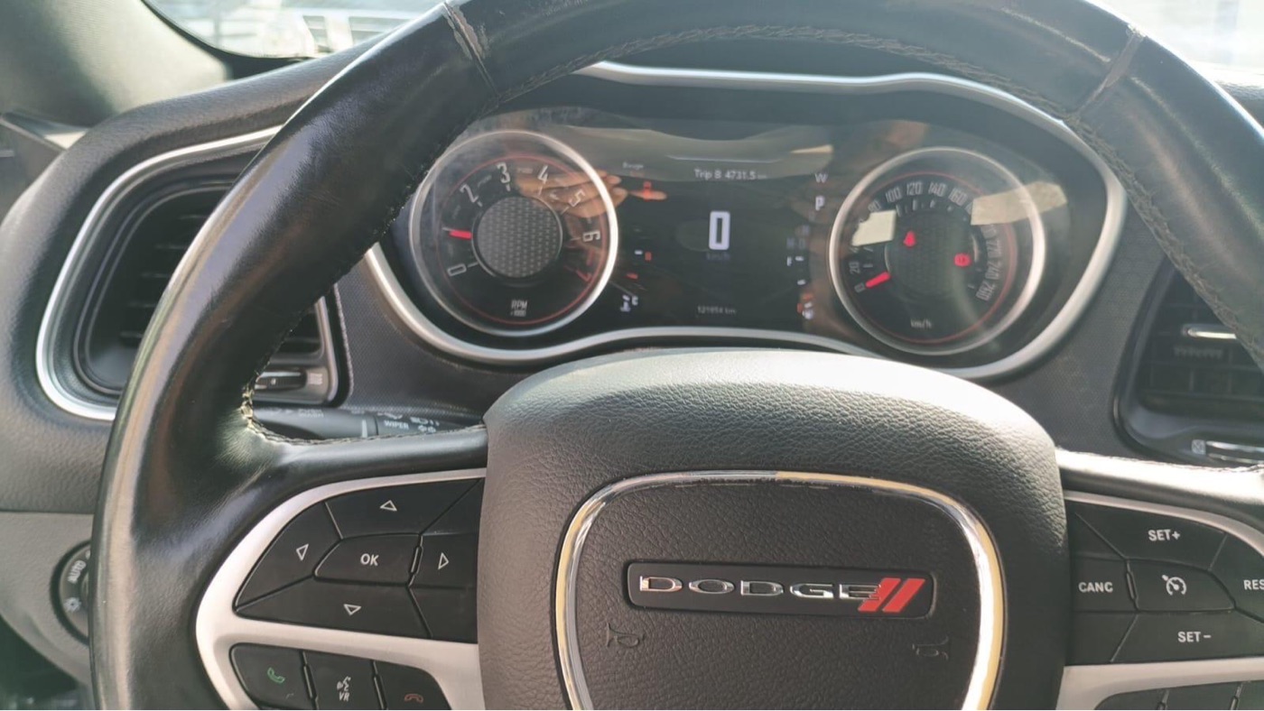 Dodge Challenger photo 8