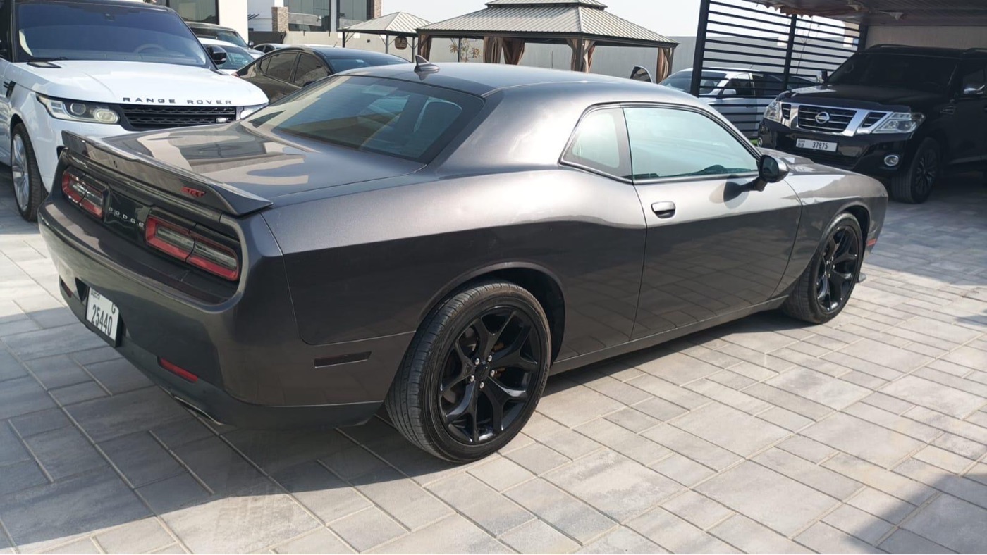 Dodge Challenger photo 11