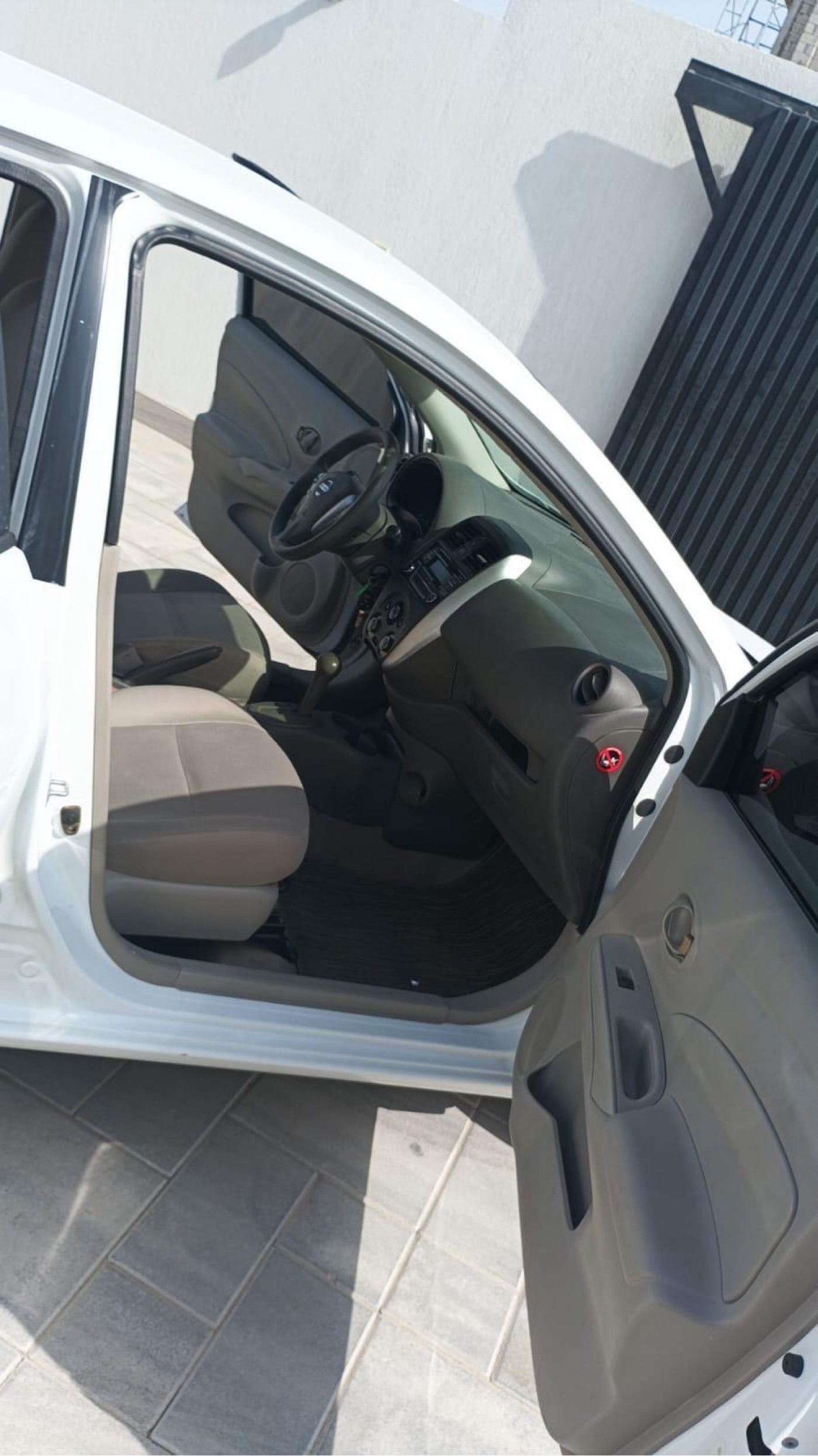 Nissan Sunny photo 10