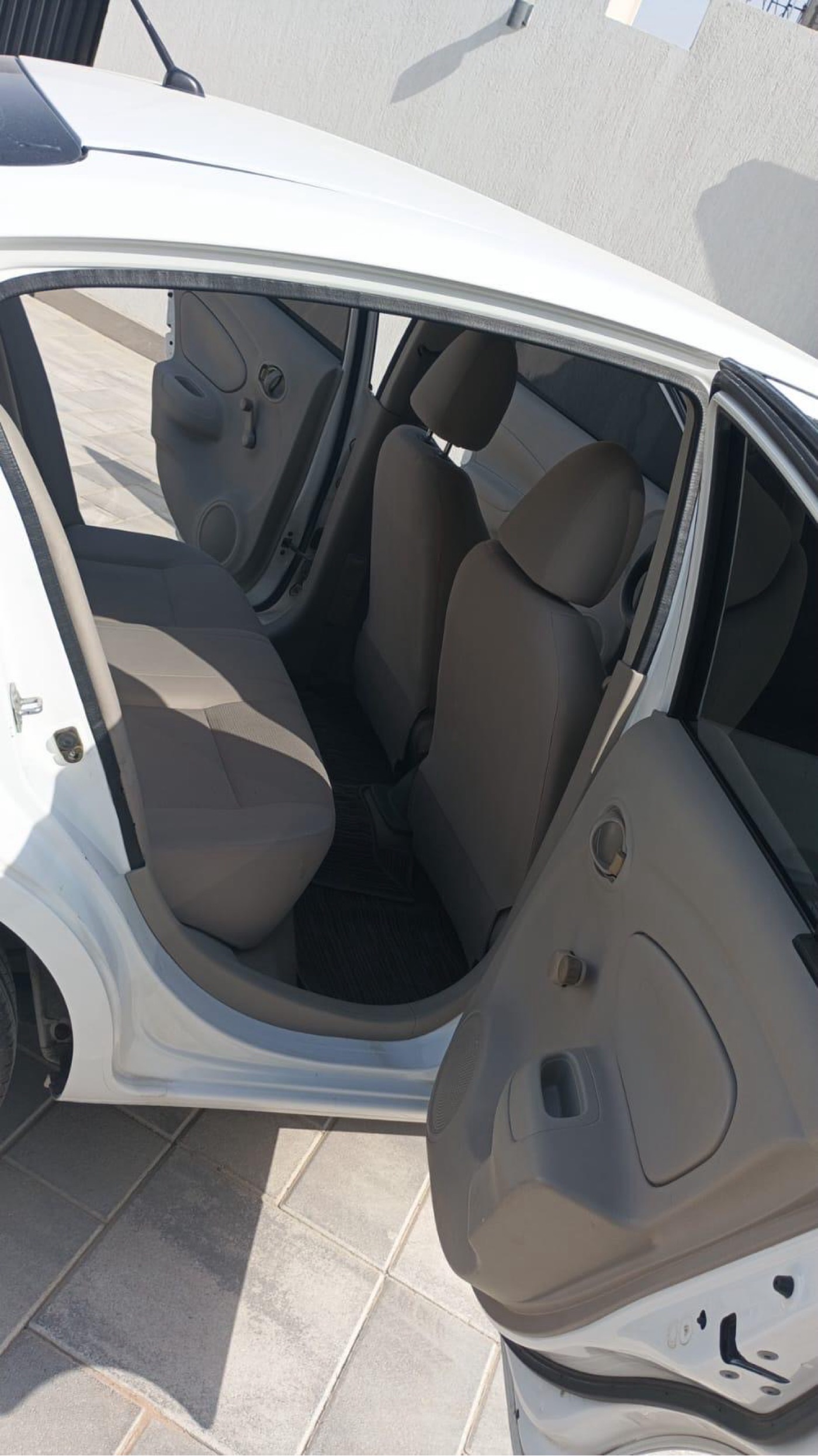 Nissan Sunny photo 11
