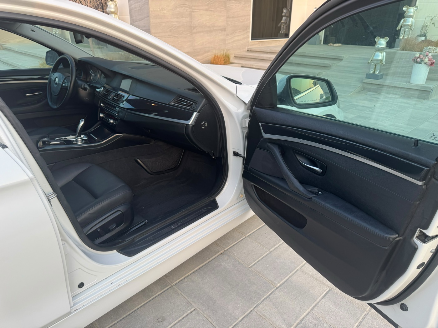 BMW 5 Series photo 7