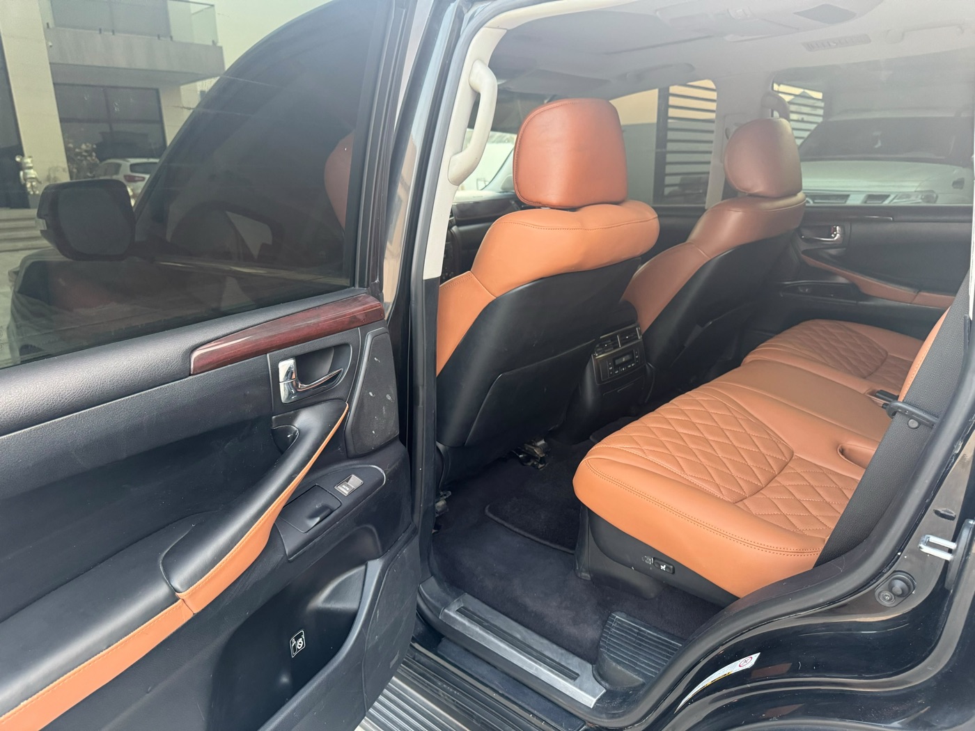 Lexus LX photo 4