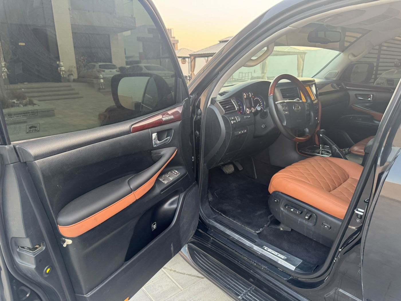 Lexus LX photo 6