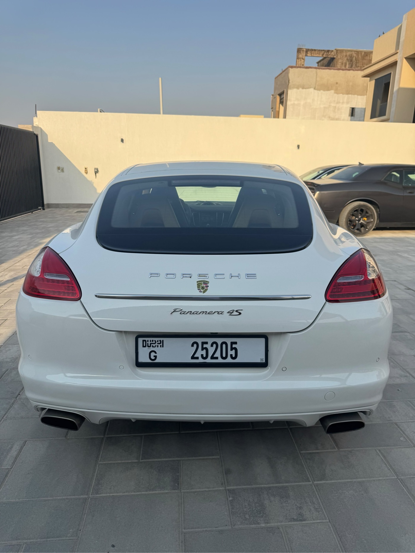 Porsche Panamera photo 2
