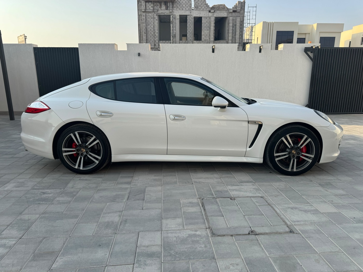 Porsche Panamera photo 3