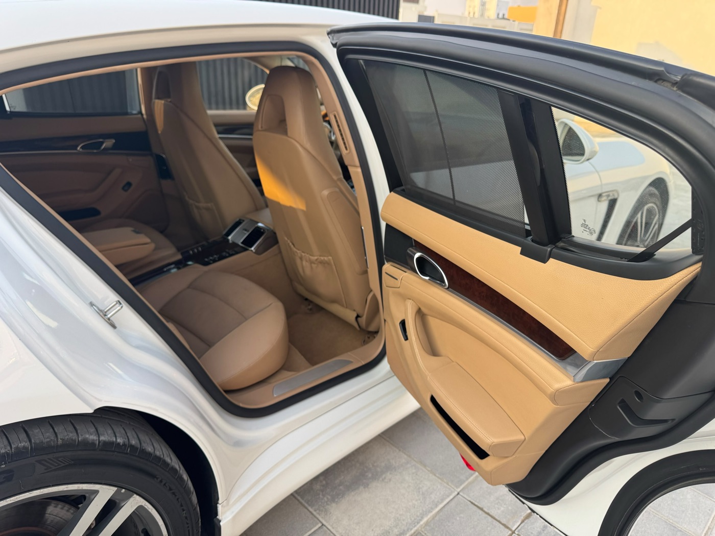 Porsche Panamera photo 7