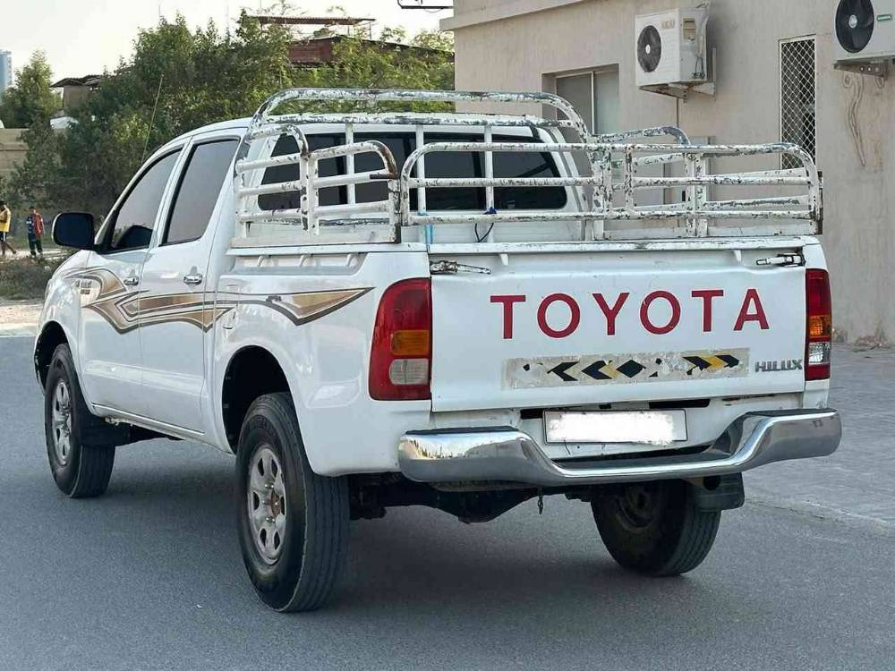 Toyota Hilux photo 3