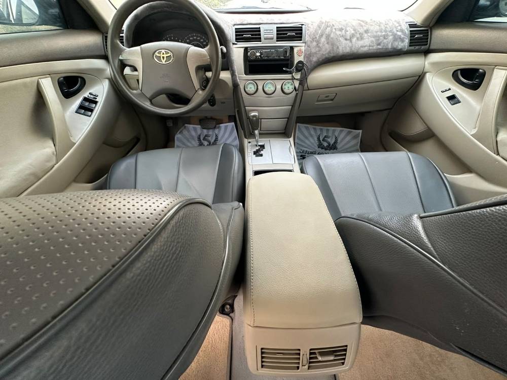 Toyota Camry photo 7