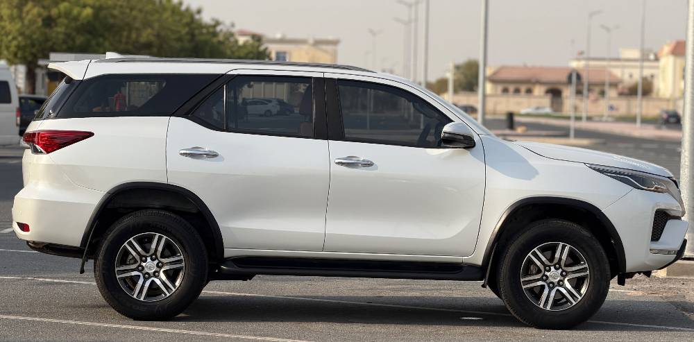 Toyota Fortuner EXR 2023 photo 9