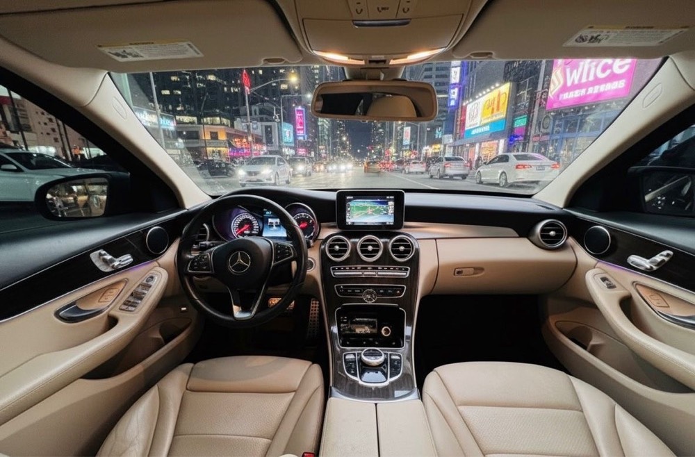 Mercedes-Benz 300 C300 2017 photo 7