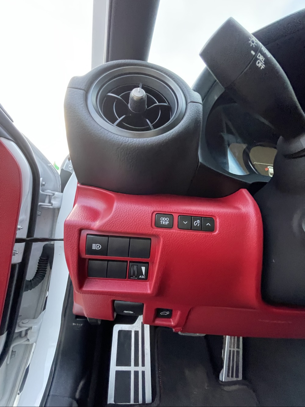 Lexus IS 2024 photo 7
