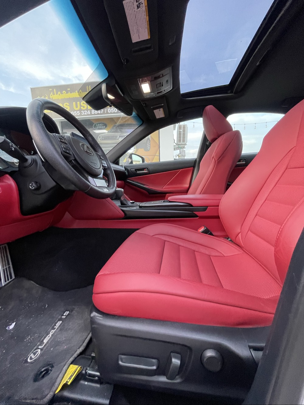 Lexus IS 2024 photo 9