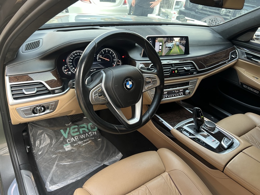 BMW 7 Series 740Li 2017 photo 8