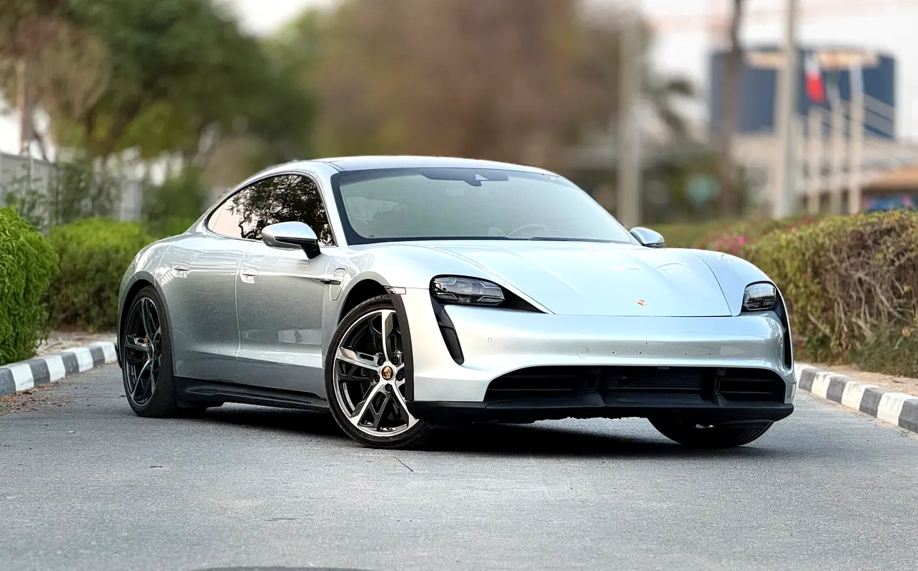 Porsche Taycan Turbo S photo 2