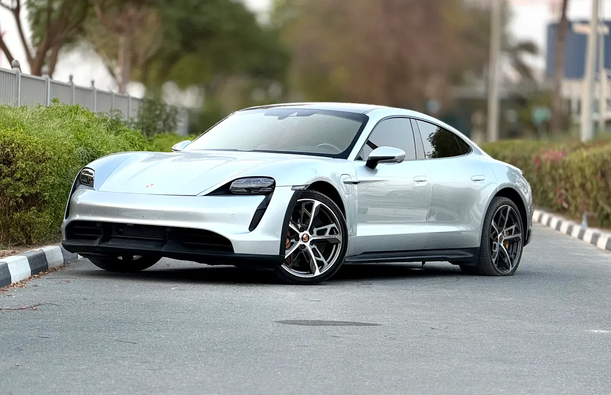 Porsche Taycan Turbo S photo 3