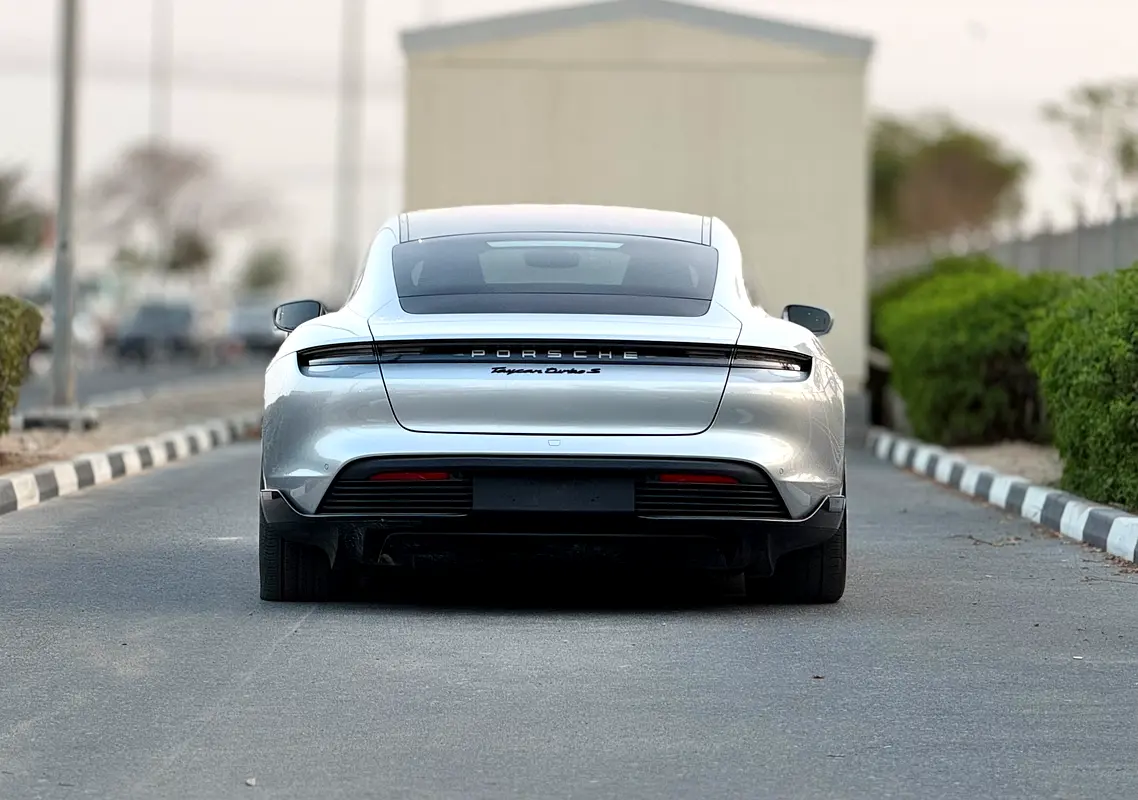 Porsche Taycan Turbo S photo 5