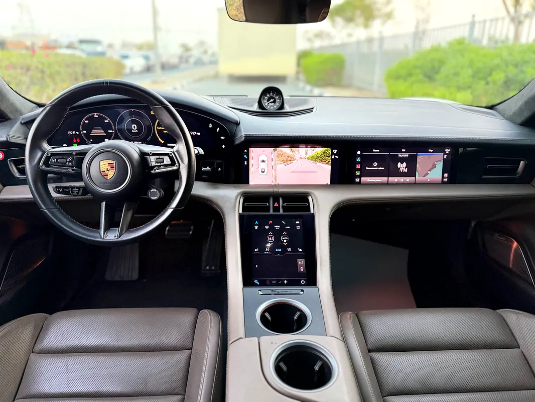 Porsche Taycan Turbo S photo 9