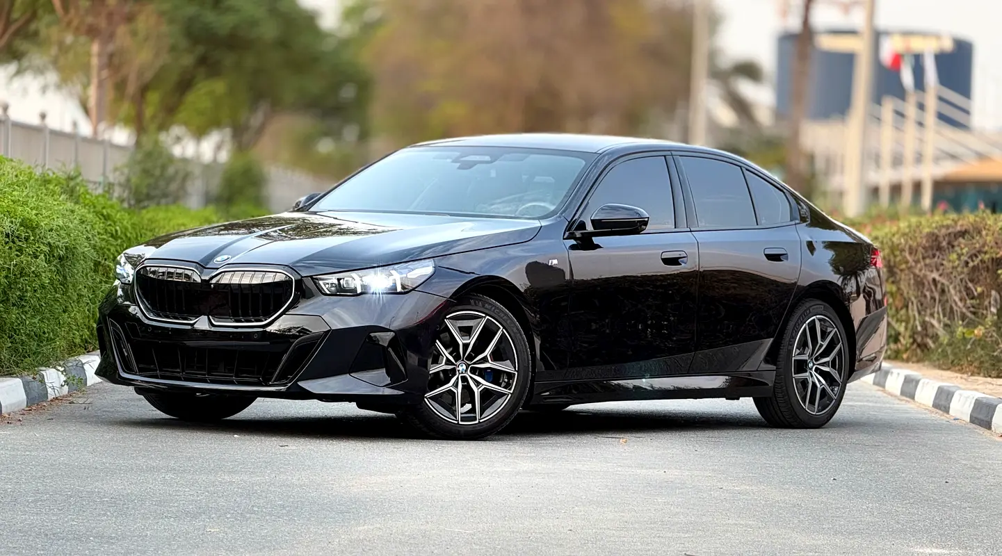 BMW 5 Series photo 3
