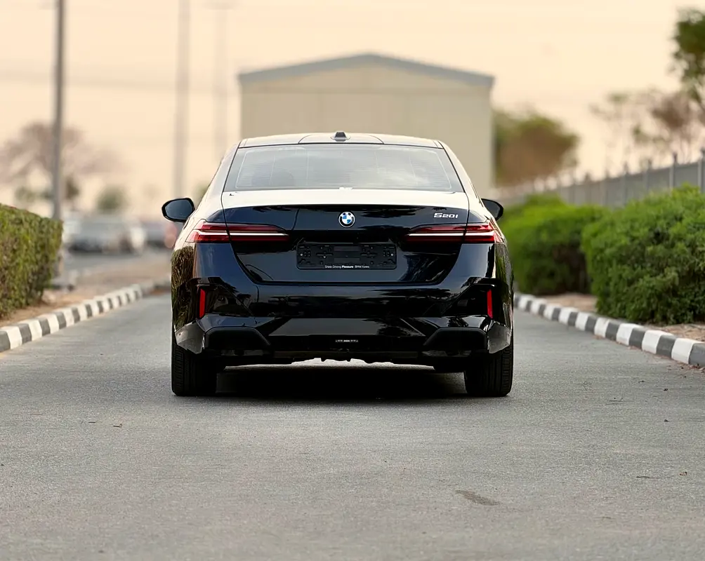BMW 5 Series photo 6