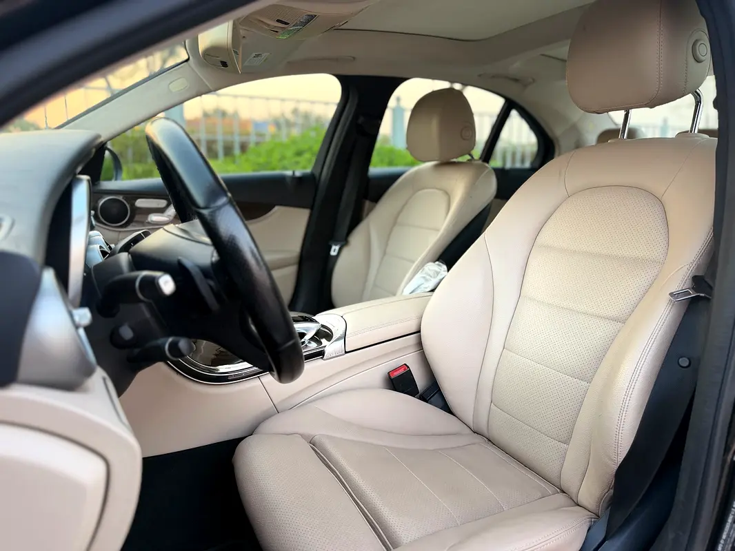 Mercedes-Benz C Class photo 8