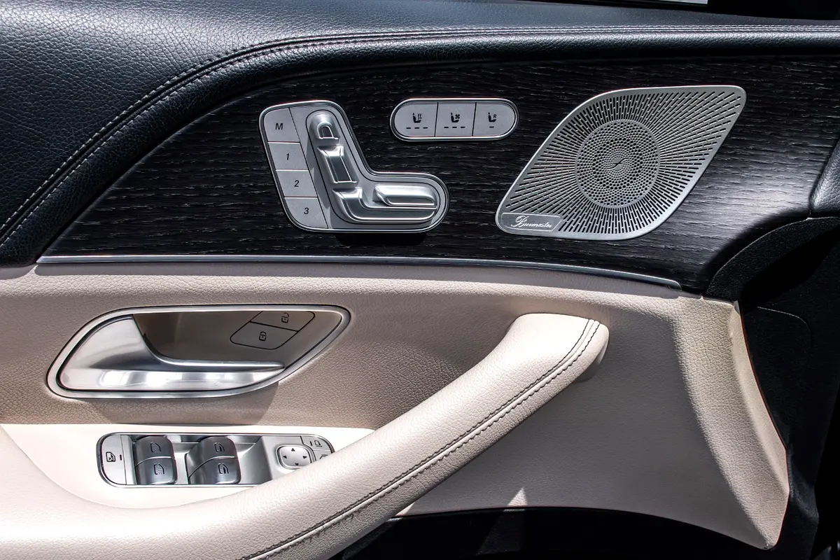Mercedes-Benz GLS photo 8
