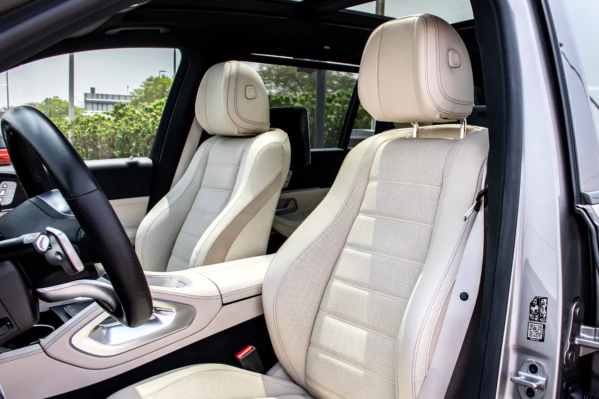 Mercedes-Benz GLS photo 12