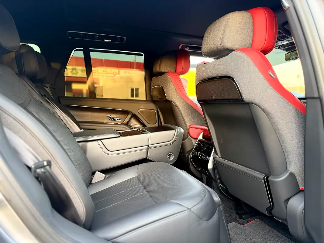 Land Rover Range Rover SV photo 10
