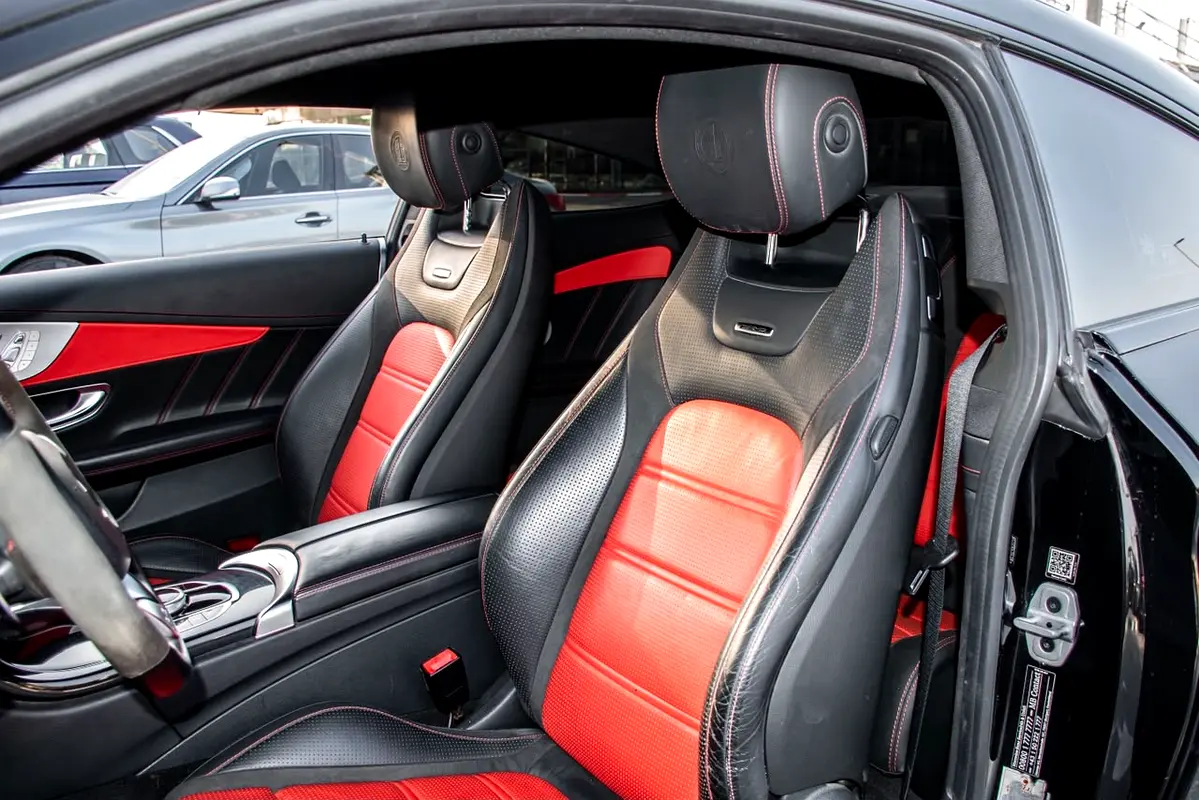 Mercedes-Benz C Class C63 S AMG photo 6
