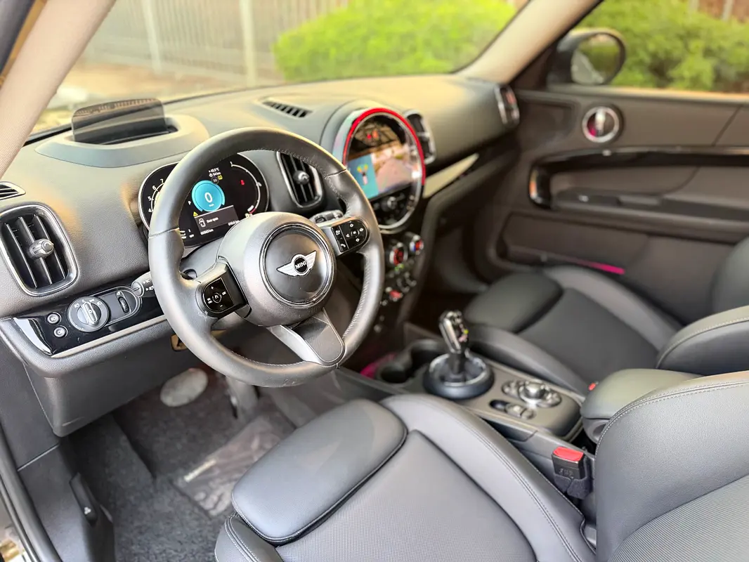 MINI Cooper photo 8