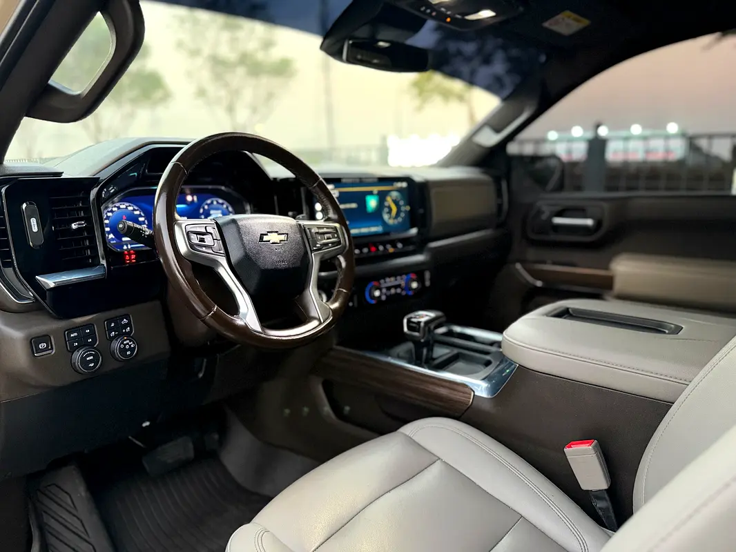 Chevrolet Silverado 1500 LT photo 10