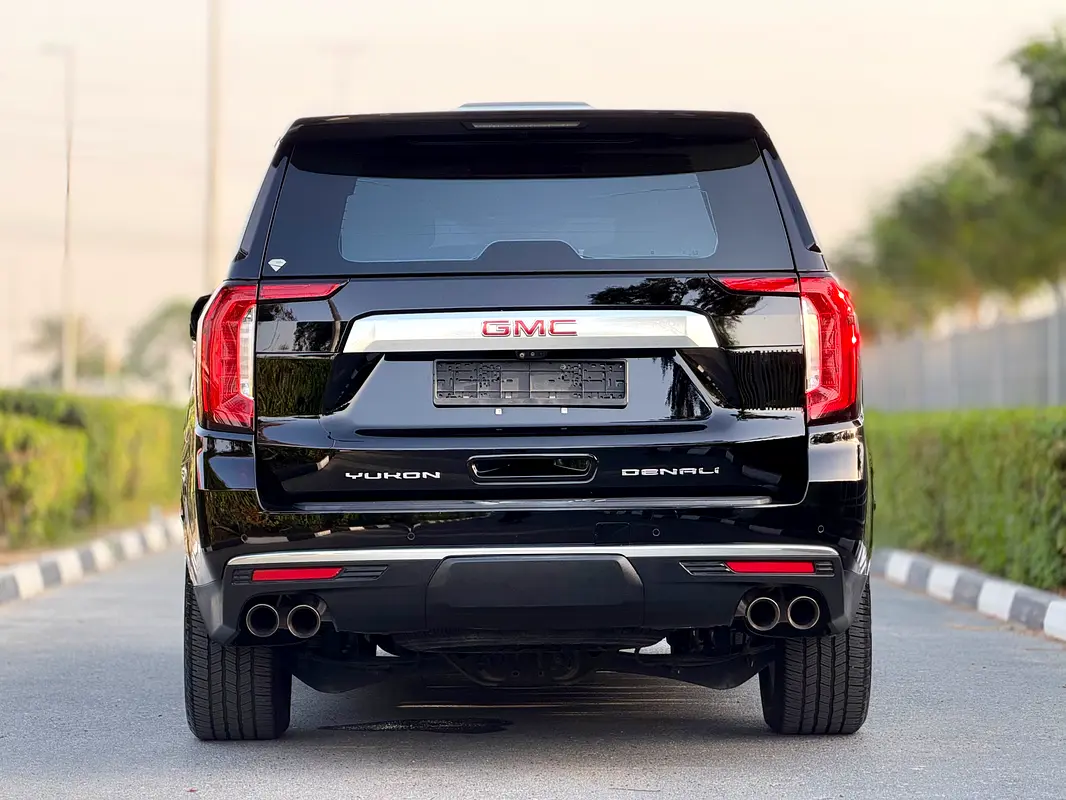 GMC Yukon Denali photo 4